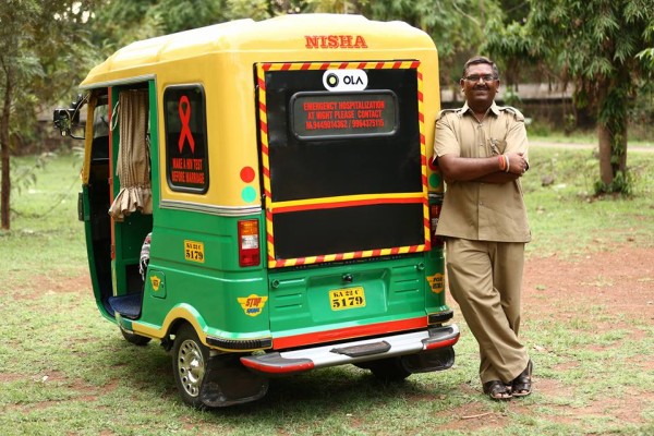 Auto Driver Turns His Auto Into An Ambulance At Night - All About Belgaum