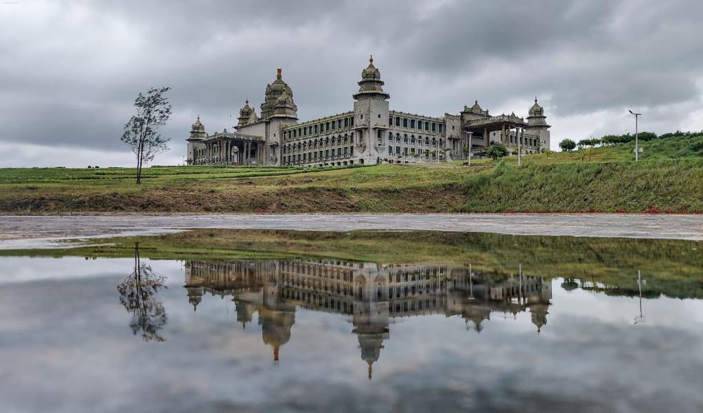 Suvarna Vidhana Soudha svs