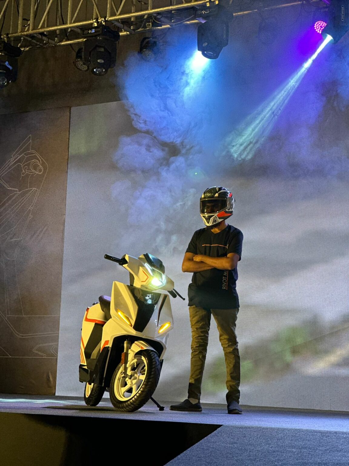 Rivot Motors Belagavi Unveils The RIVOT NX100: World's First Electric ...